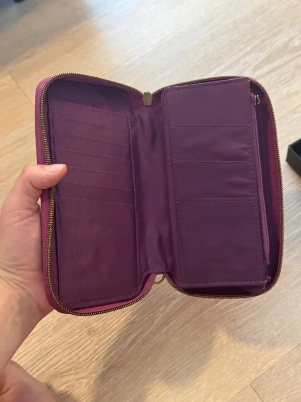Travelon RFID Blocking Zip Around Wallet Purple Magenta New in Box Safekeeper